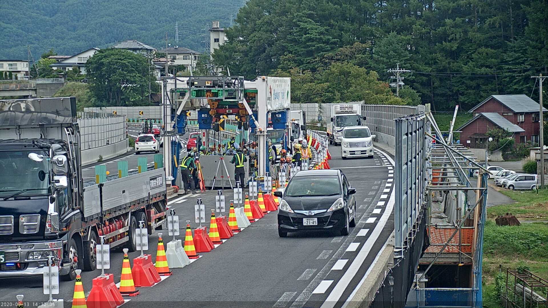 弓振川橋床版取替工事を掲載しました